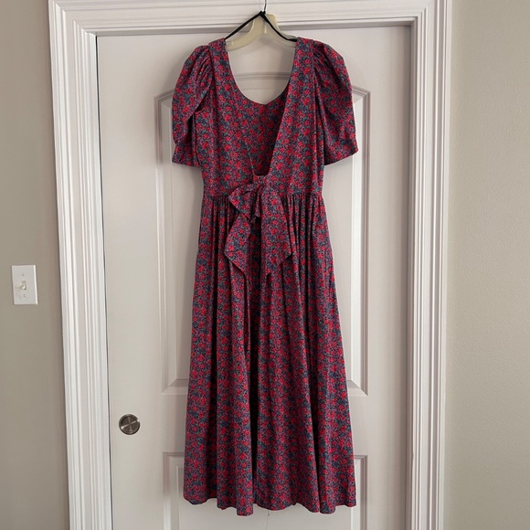Vintage Laura Ashley Dress Excellent Condition Floral Pleats Puff Sleeve Bow - Picture 3 of 6